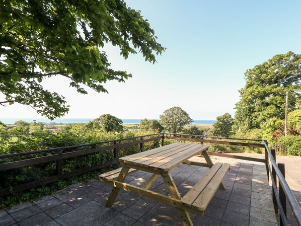 Property grounds - Min Y Mor (Criccieth)