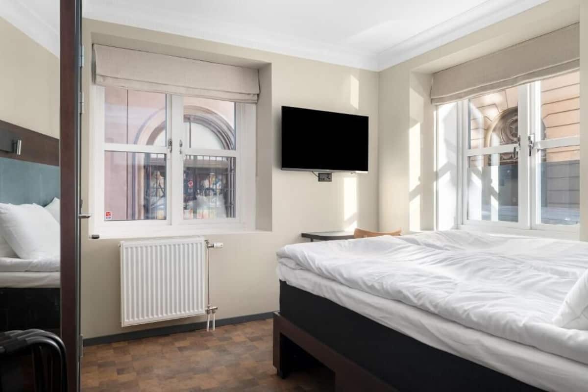 Deluxe Double Room | Skrivebord for bærbar PC, lydisolert, wi-fi (inkludert) og sengetøy