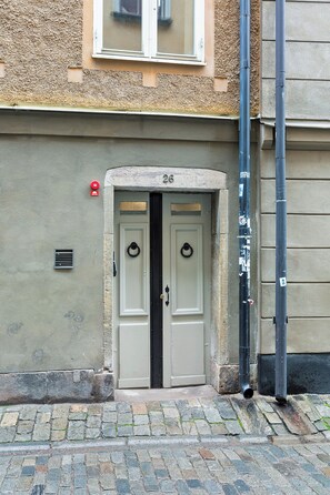 Front of property - At Old Town Aparthotel (Stockholm)