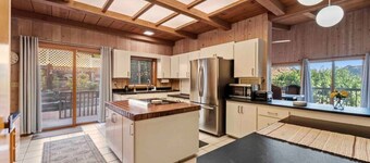 Spacious Home in Uptown: Views, Hot Tub, Game Room