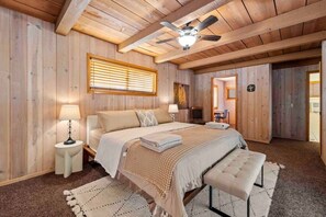 3 Schlafzimmer, Schreibtisch, Bügeleisen/Bügelbrett, WLAN