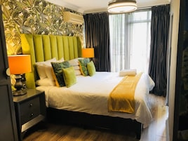 Quarto luxo | Frigobar, individualmente decorados, individualmente mobiliados