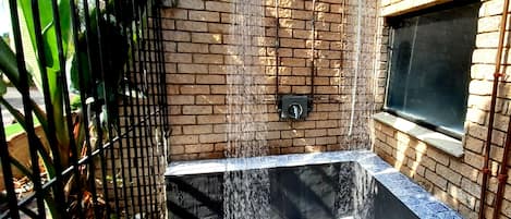 Superior Room | Bathroom shower