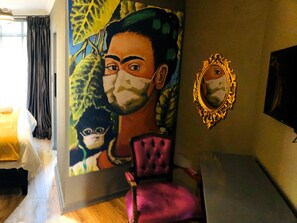 Deluxe Room | Minibar, individually decorated, individually furnished, desk - Grafiti Boutique Hotel (Bela-Bela)