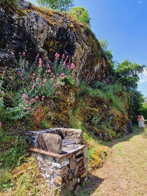 Property grounds - 2 apartments rented together with private pool, sleeps 9, walk to restaurants (Villetta)