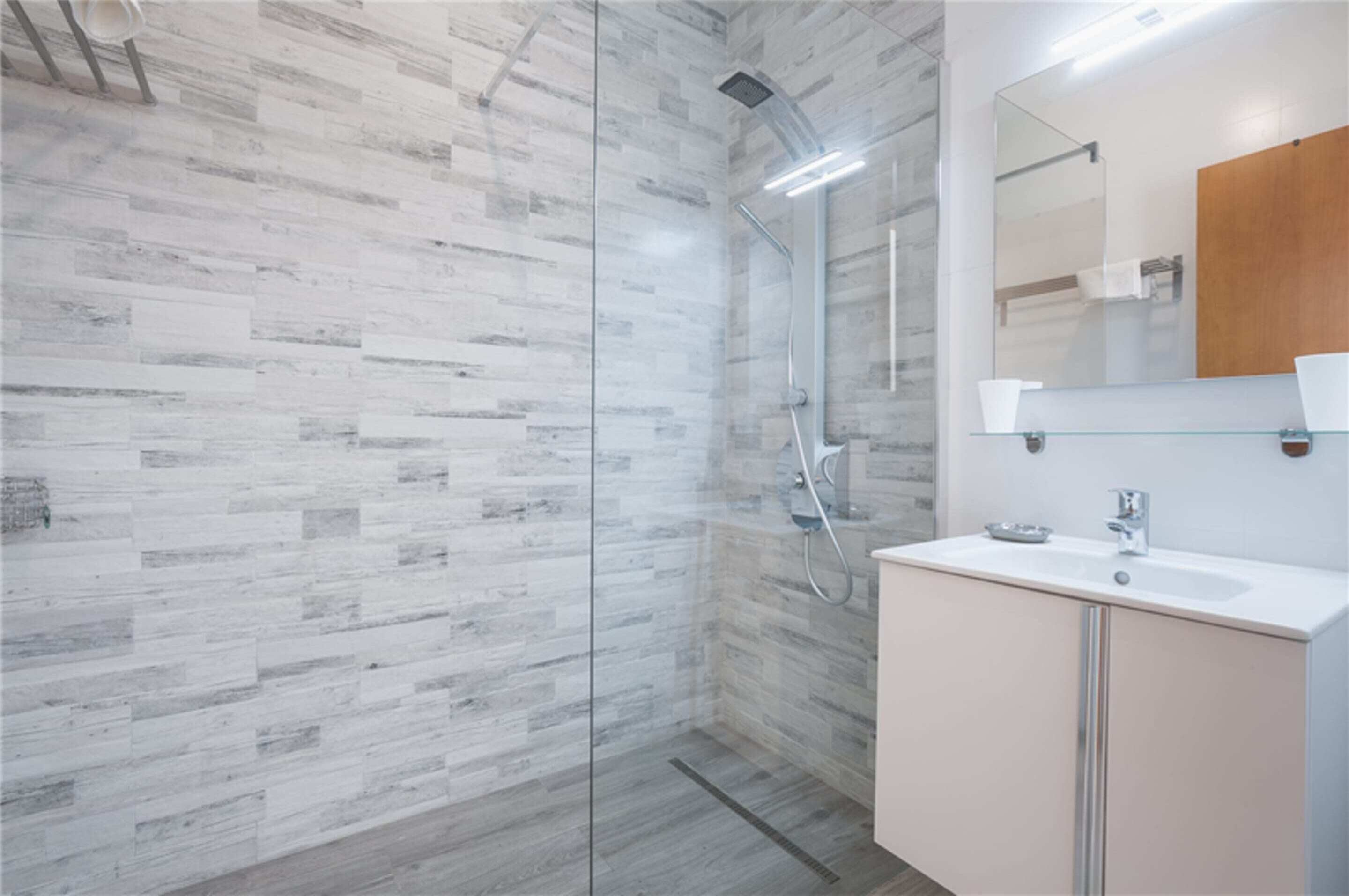 LUX Seaview & Pool-hosted by Sweetstay