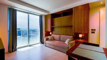 Studio Basic, 1 Tempat Tidur Double, pemandangan laut | 1 kamar tidur, setrika/meja setrika, dan seprai linen
