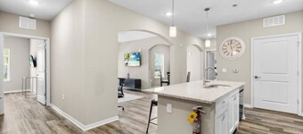 Chic 2BR/2BA Condo: Pool & More!