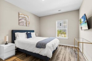 2 bedrooms, desk, iron/ironing board, free WiFi