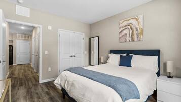 2 bedrooms, desk, iron/ironing board, free WiFi
