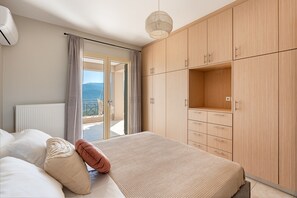 3 bedrooms, iron/ironing board, free WiFi, bed sheets - Horizon Apartments - Superior Apartment (Kompothekrata, Kefalonia)