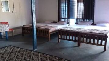 4 bedrooms, iron/ironing board, bed sheets