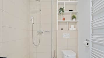 Apartment | Bathroom | Shower, free toiletries, hair dryer, towels