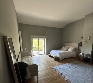 5 Schlafzimmer, Bügeleisen/Bügelbrett, WLAN, Bettwäsche