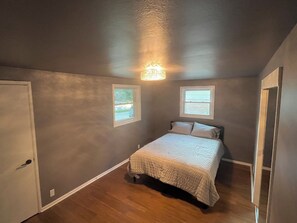 4 habitaciones, wifi gratis y ropa de cama 