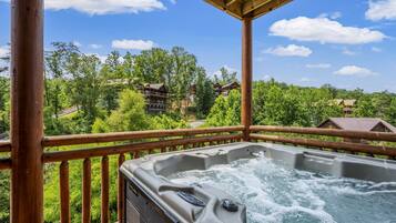 Tina de hidromasaje al aire libre