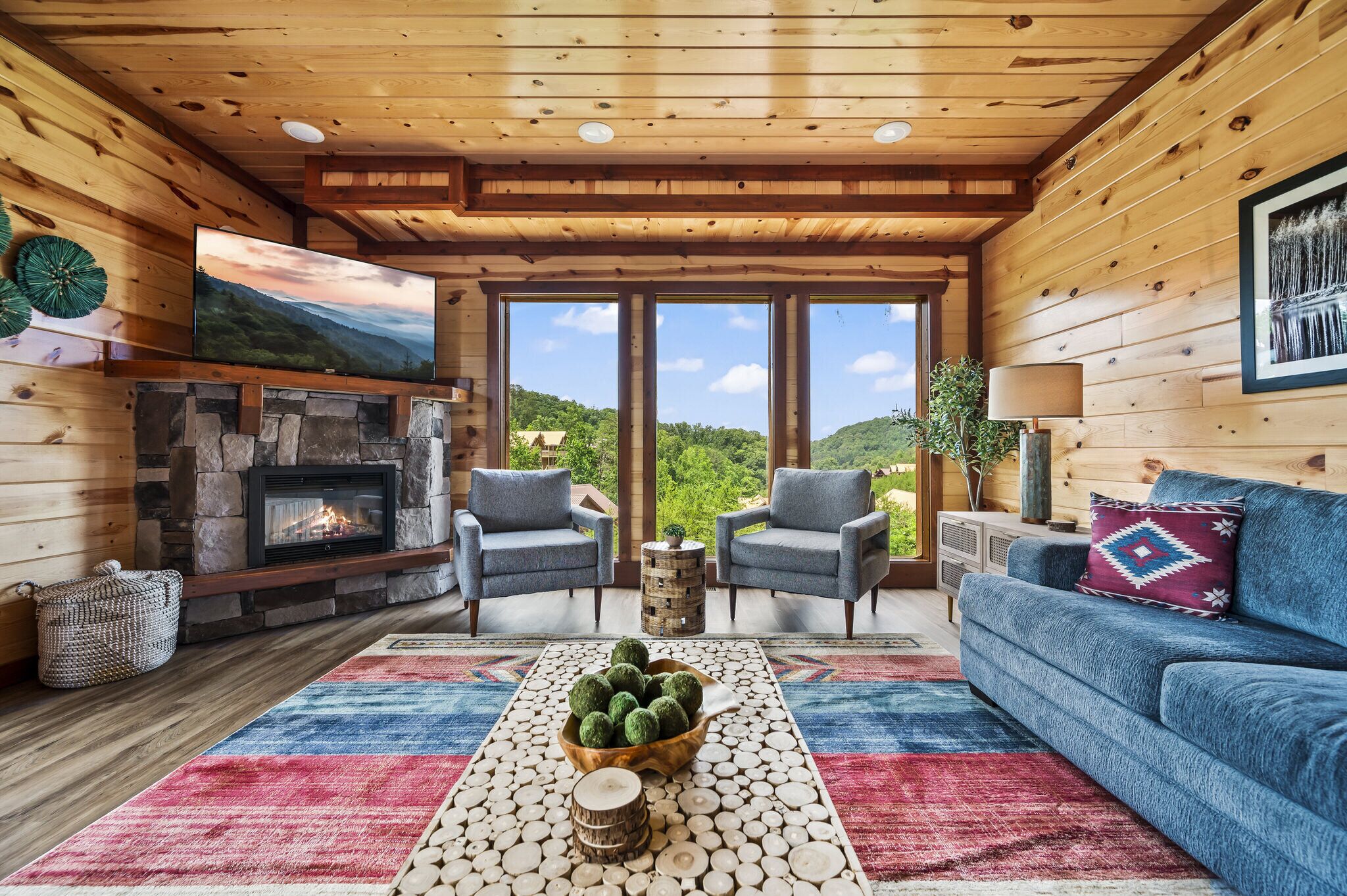 Smart TV, chimenea y videojuegos 