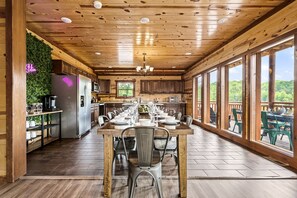 Dining - Luxury Views, Sparkling Pool, Giant Theater Oh My! (Sevierville)