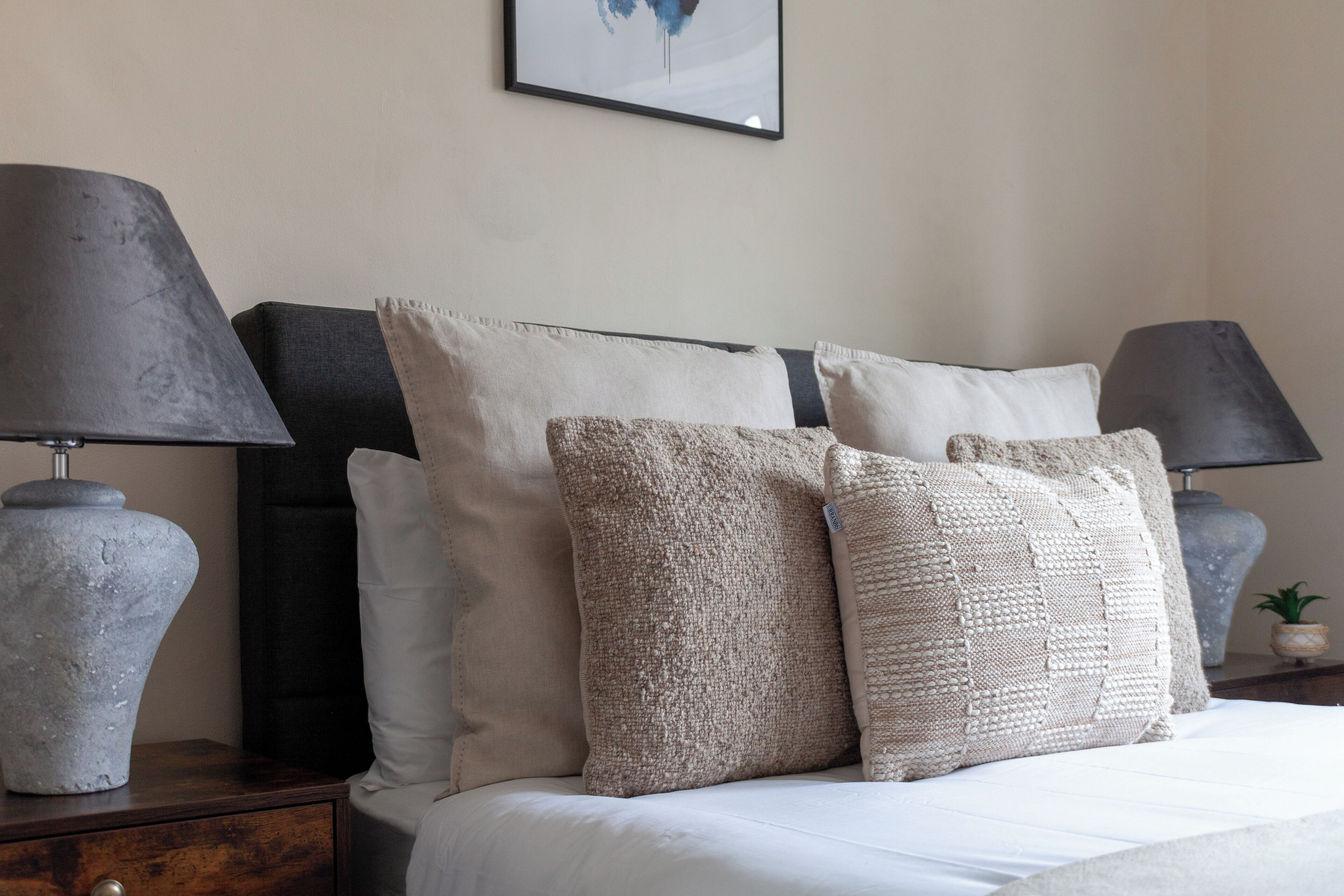 ルーム | 低刺激性寝具、客室ごとに異なるインテリア、ベビーベッド、WiFi (無料)