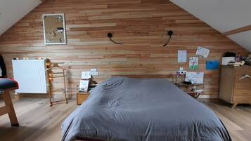 3 camere, ferro/asse da stiro, Wi-Fi gratuito, lenzuola