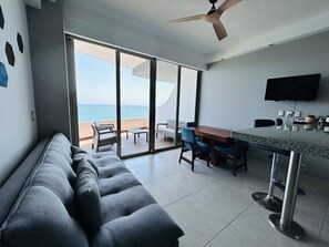 Premier Apartment | Living room - Tramonto (Mazatlán)