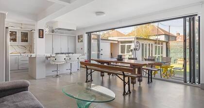 c Bright and Spacious House