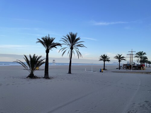 Mejor Zona de Playa de Gandía con Piscina y Aparcamiento