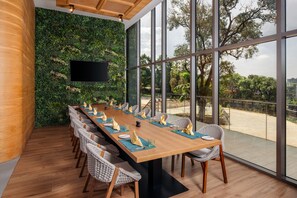 Restaurant - Four Points by Sheraton Kampala (Kampala)