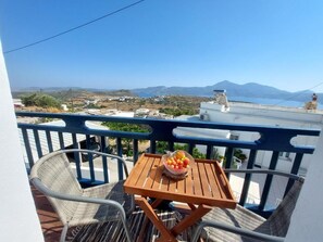Room - View Awakening (Milos)
