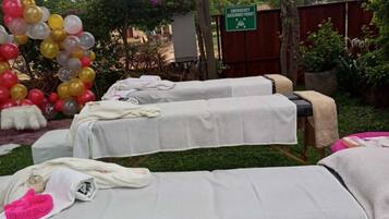 Bilik rawatan pasangan, rawatan badan, urut tuaman batu