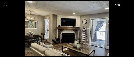 Smart-tv och eldstad