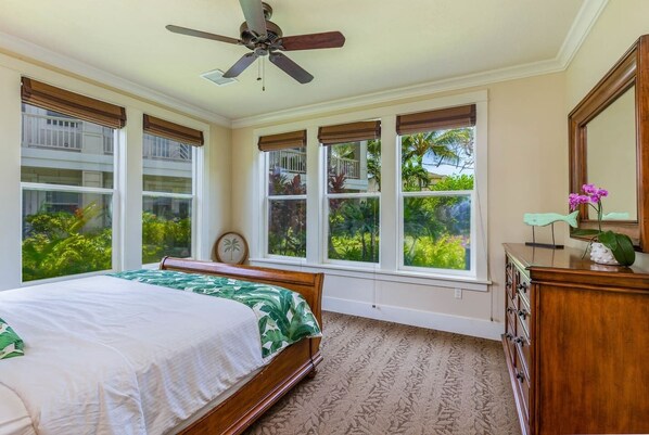 6 bedrooms, desk, iron/ironing board, travel cot