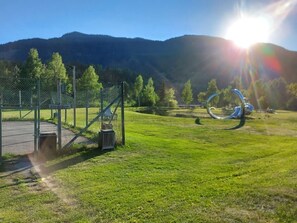 Property grounds - 2BR APT by Kvitfjell Modern Amenities & Cabin Feel (Innlandet)