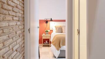 1 habitación, tabla de planchar con plancha, wifi y ropa de cama