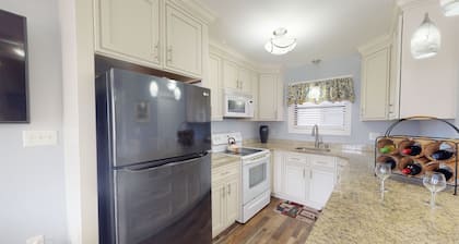 Cherry Grove 2 bedroom condo, just a block off the beach.