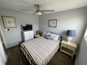 2 bedrooms, iron/ironing board, free WiFi, bed sheets - Cherry Grove 2 bedroom condo, just a block off the beach.  (North Myrtle Beach)