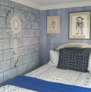 2 habitaciones, escritorio, tabla de planchar con plancha y wifi gratis 