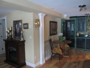 Interior - SILVERWOOD, BAYVIEW, LAKE PEND ORIELLE, FARRUGUT PARK HIDEAWAY pet-friendly! (Bayview)