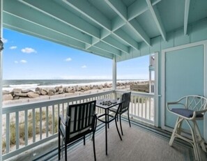 Outdoor dining - Beach Bliss (1-Bedroom Villa) by RedAwning (Carolina Beach)