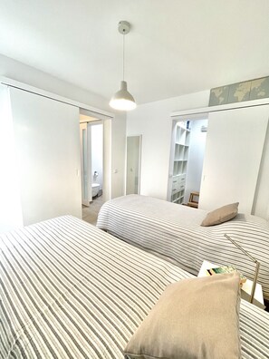 1 chambre, fer et planche à repasser, accès au Wi-Fi (inclus)