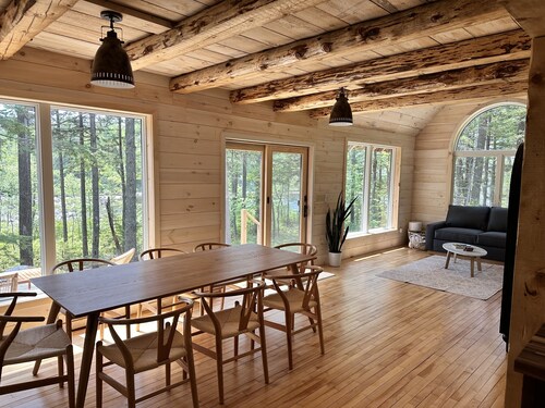 NEW custom cabin on private cove! Gateway to Acadia! 3 acres! Family friendly!