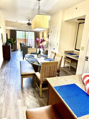 Interior - Resort vacation and living without resort prices! Family sized condo near Disney (Orlando)