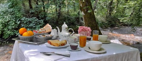 Desayuno a la carta incluido todos los días