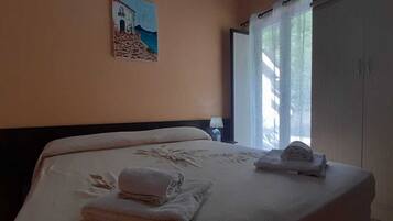 Basic Double or Twin Room, 1 Bedroom, Accessible, Valley View | 1 bedroom, hypo-allergenic bedding, individually decorated