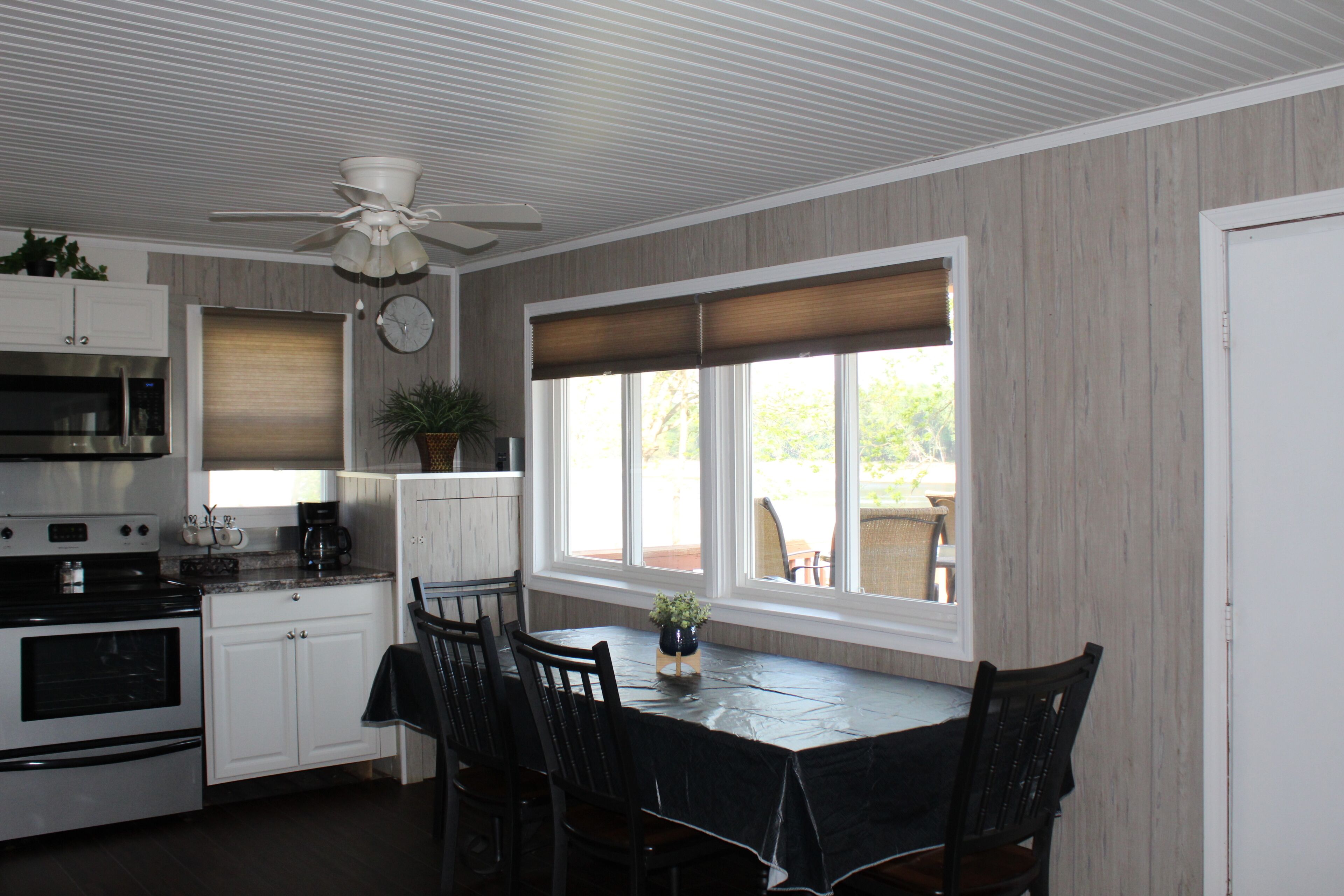 Microwave, oven, coffee/tea maker, toaster