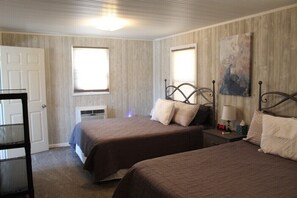 2 bedrooms, iron/ironing board, free WiFi, bed sheets