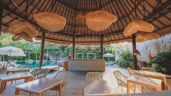 Pool - Amnaya Resort Nusa Dua (Nusa Dua)