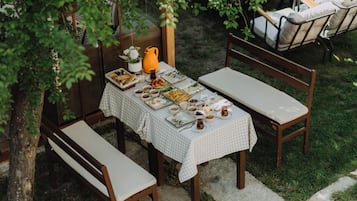 Free daily continental breakfast