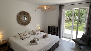 4 bedrooms, iron/ironing board, WiFi, bed sheets - Mas La Galine (Gordes)