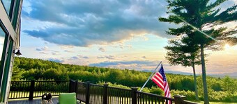 360 Degree Mountain & Sunset Views. Maine Ski Retreat. Mt Abram Village,